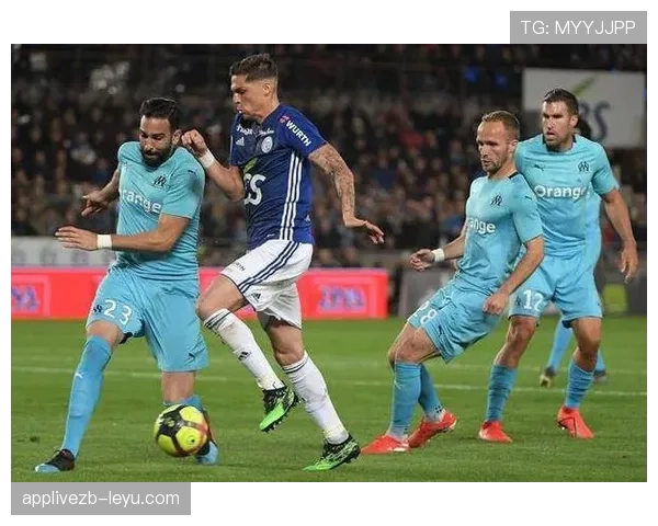 马基尼奥斯与阿什拉夫联手，巴黎圣日耳曼新赛季表现引关注