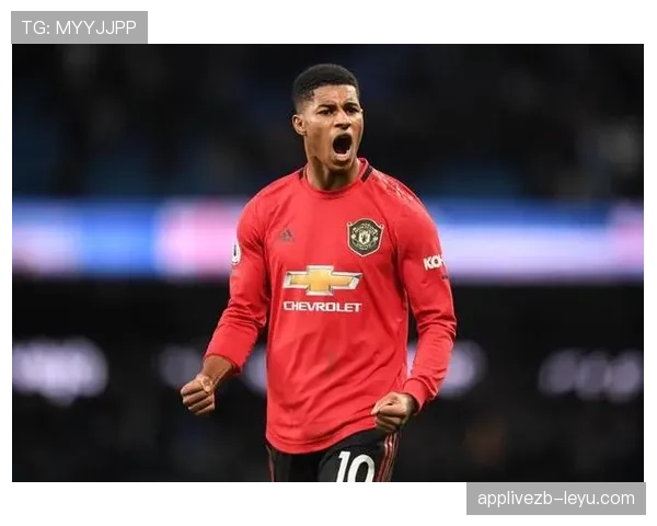 拉什福德马夏尔状态回暖，曼联锋线对决引关注