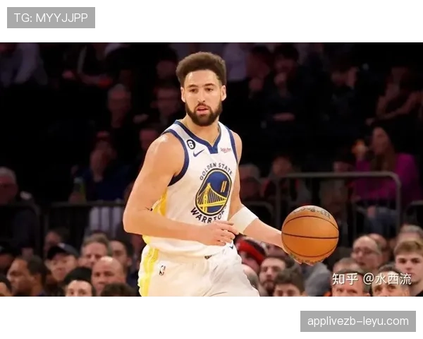 克莱·汤普森三分高效输出拉开防守空间助勇士提升进攻节奏